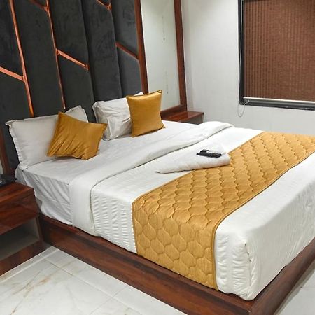 Hotel Palms Residency, Chembur 孟买 外观 照片
