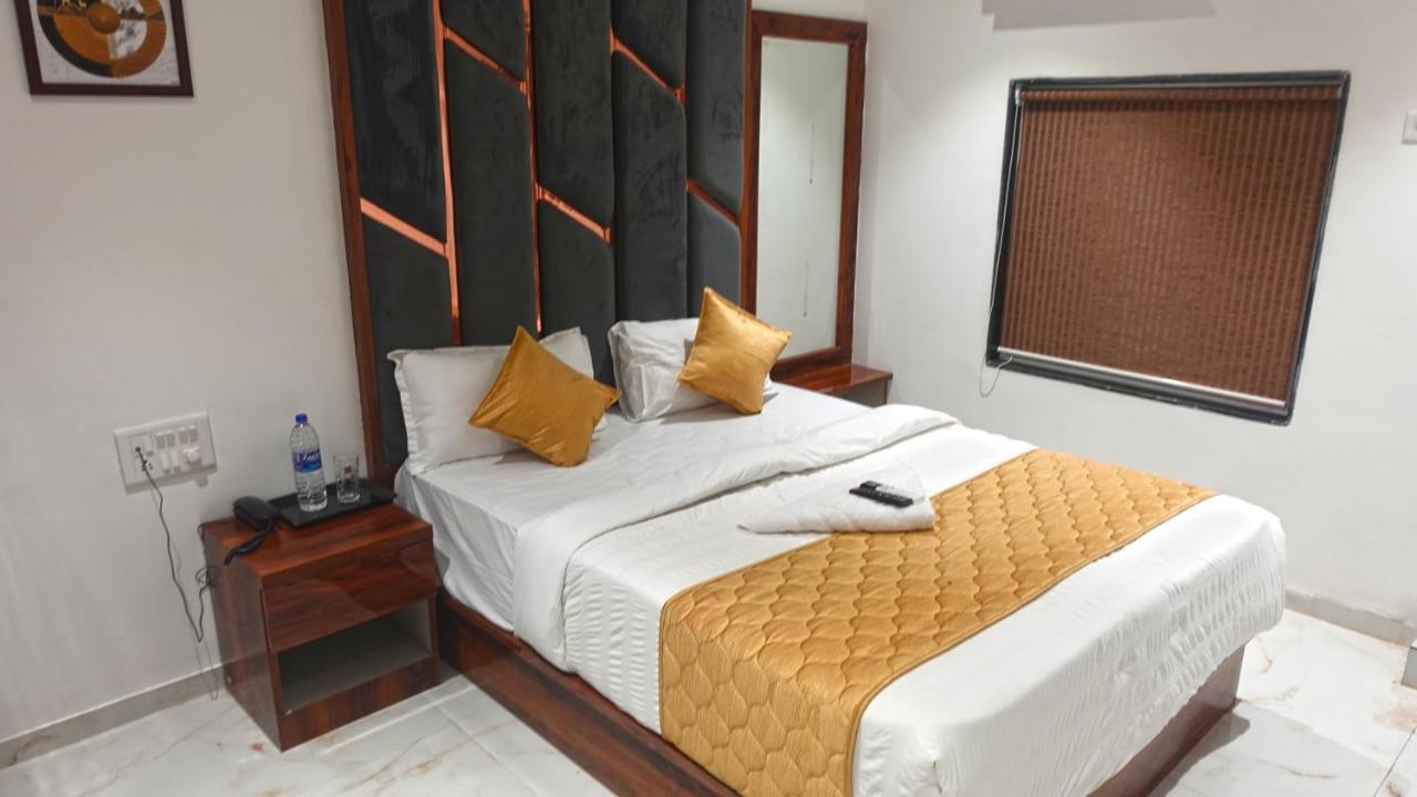 Hotel Palms Residency, Chembur 孟买 外观 照片