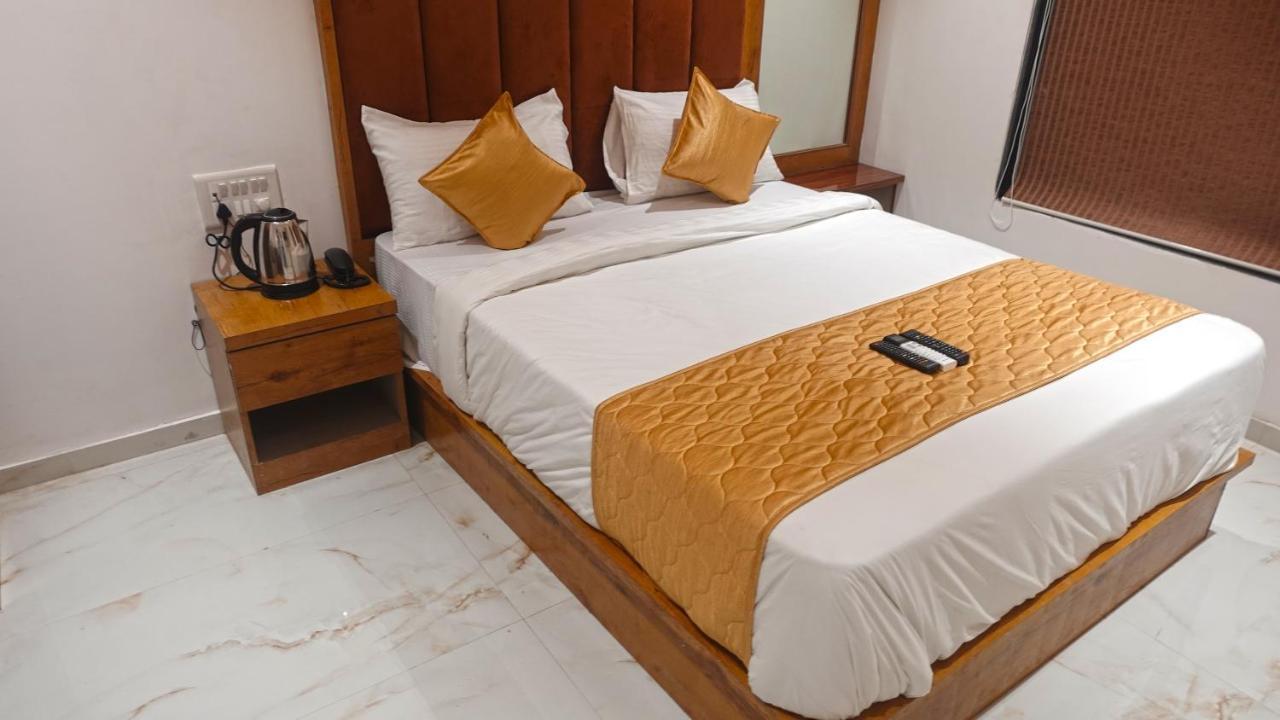 Hotel Palms Residency, Chembur 孟买 外观 照片