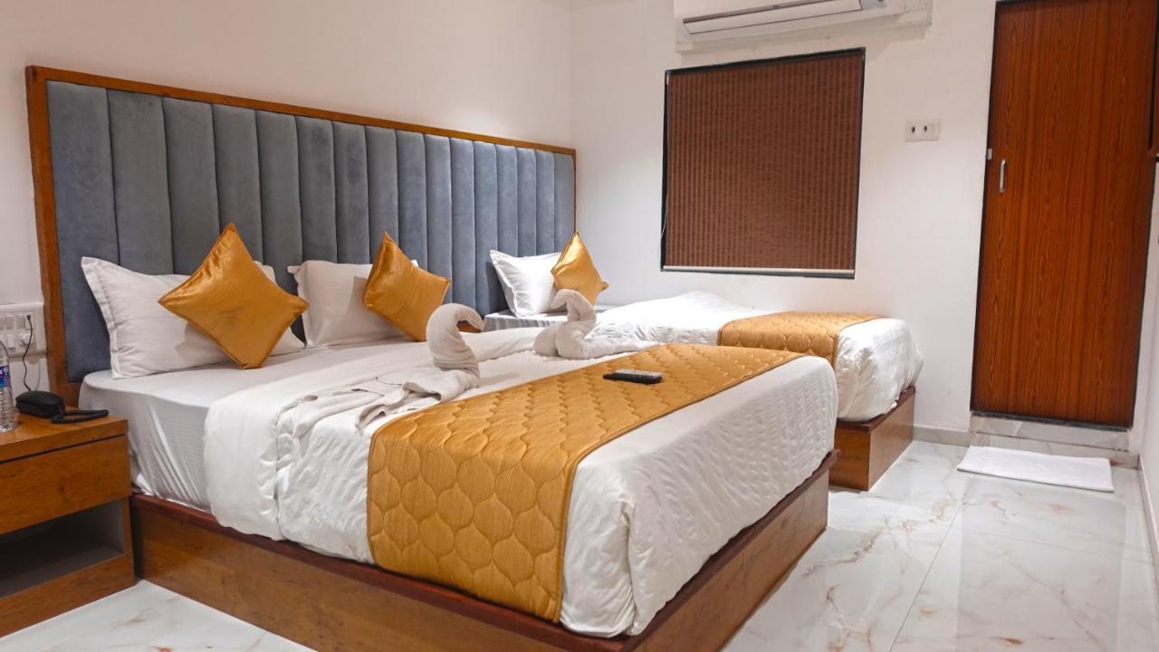 Hotel Palms Residency, Chembur 孟买 外观 照片