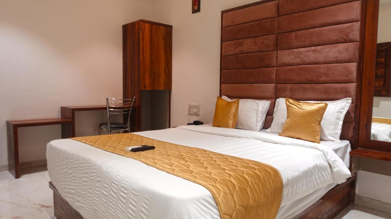 Hotel Palms Residency, Chembur 孟买 外观 照片