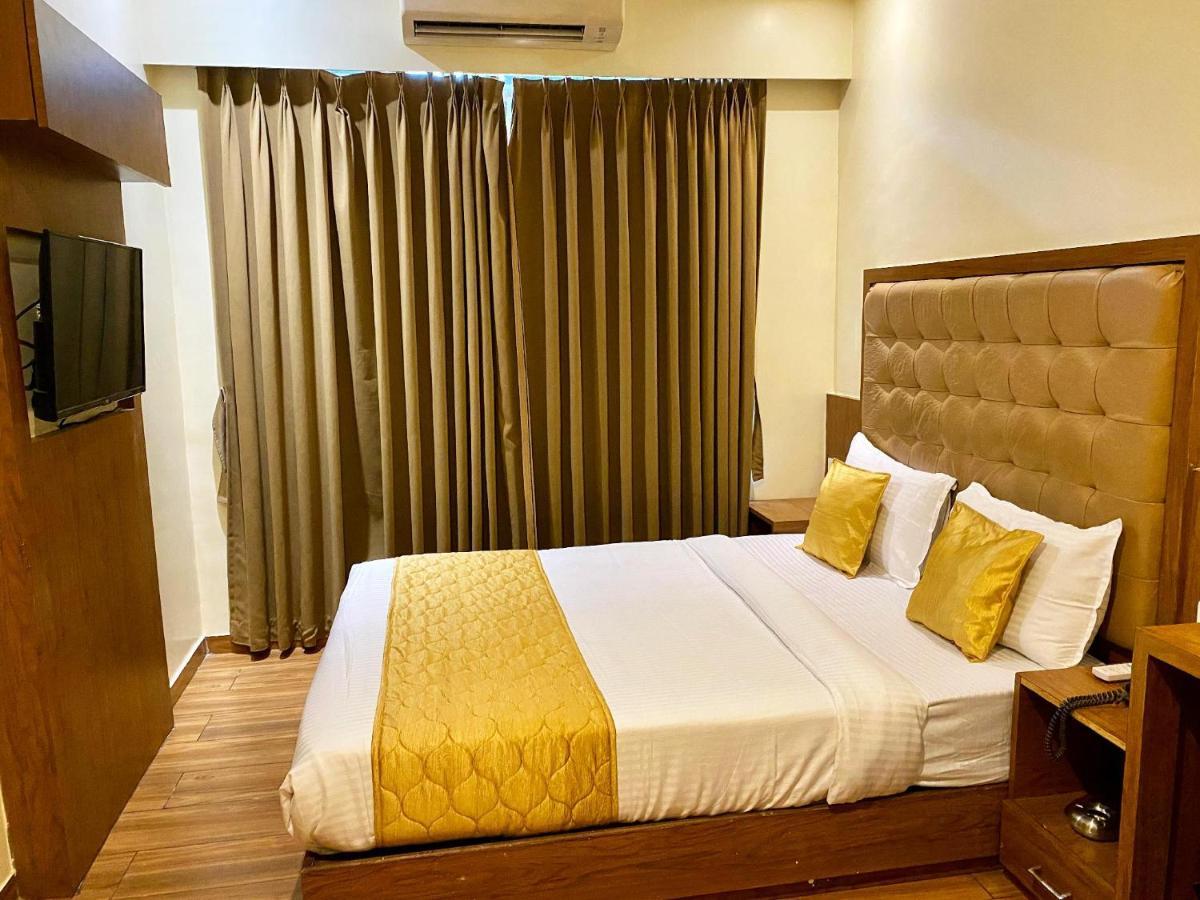Hotel Palms Residency, Chembur 孟买 外观 照片