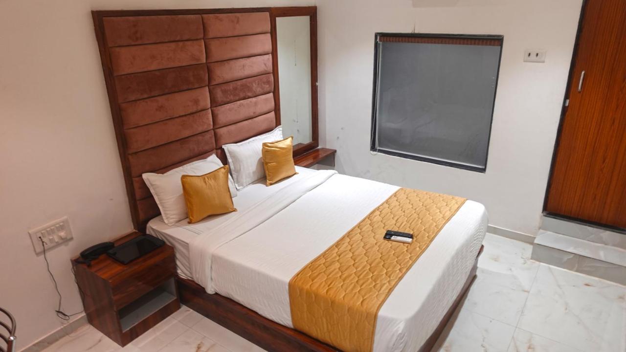 Hotel Palms Residency, Chembur 孟买 外观 照片