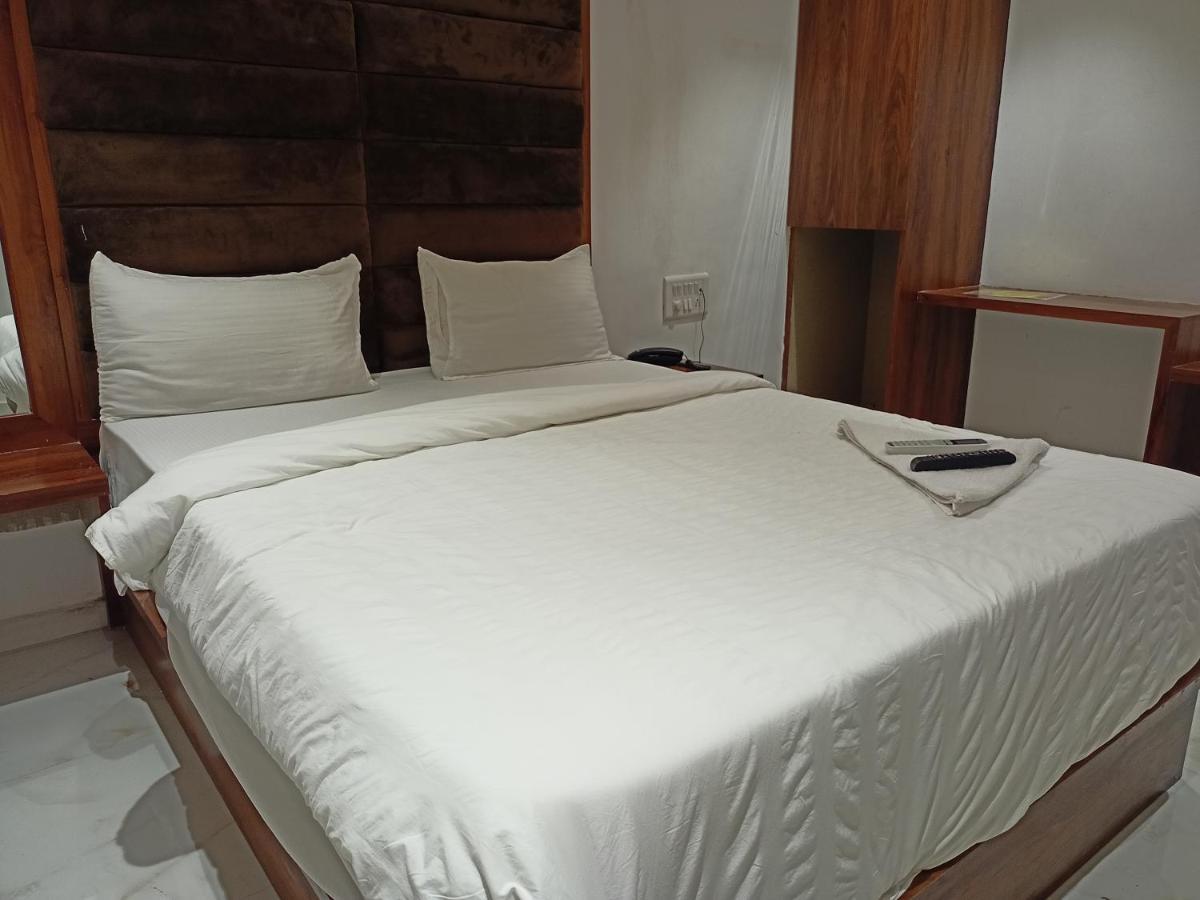 Hotel Palms Residency, Chembur 孟买 外观 照片